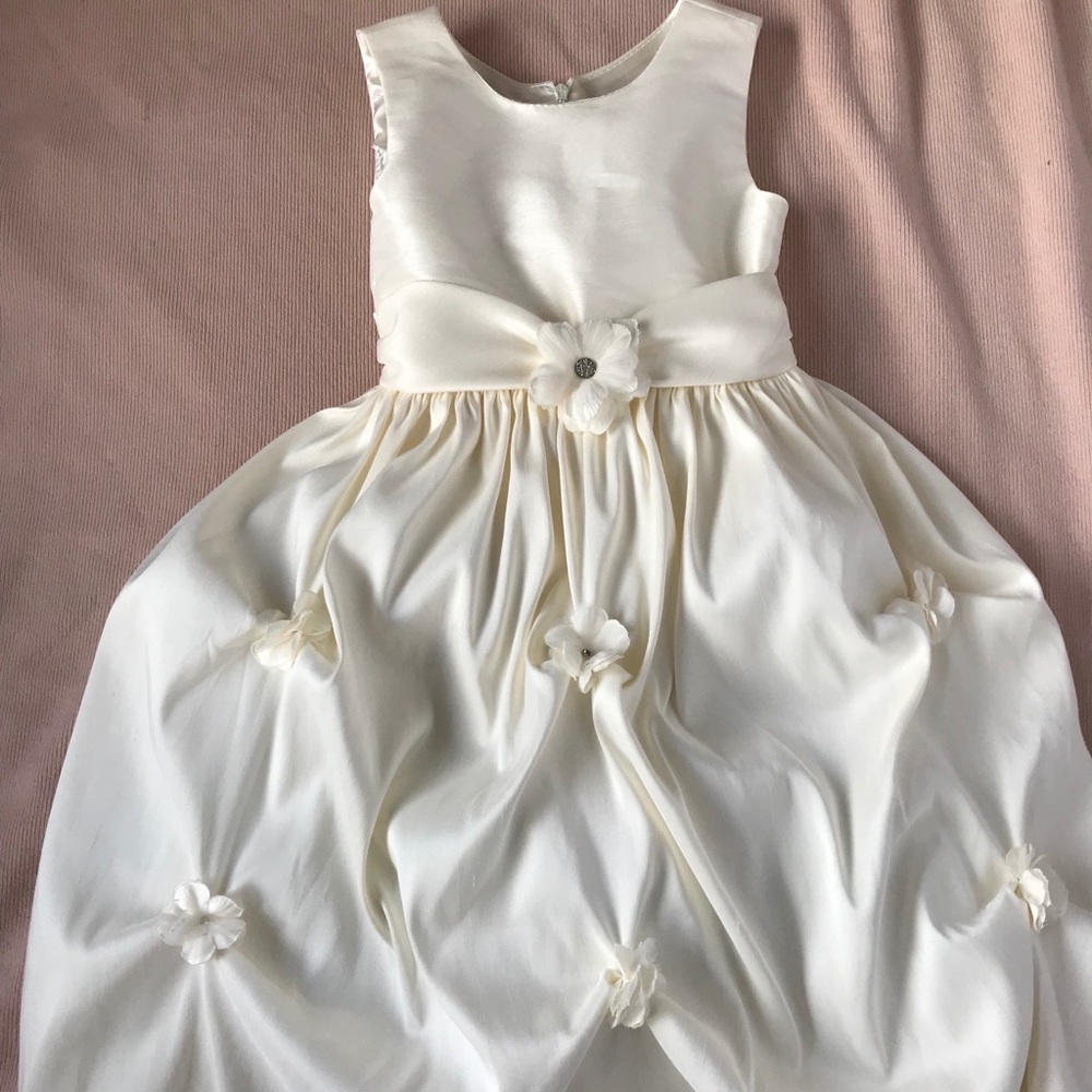 Flower Girl’s Dress